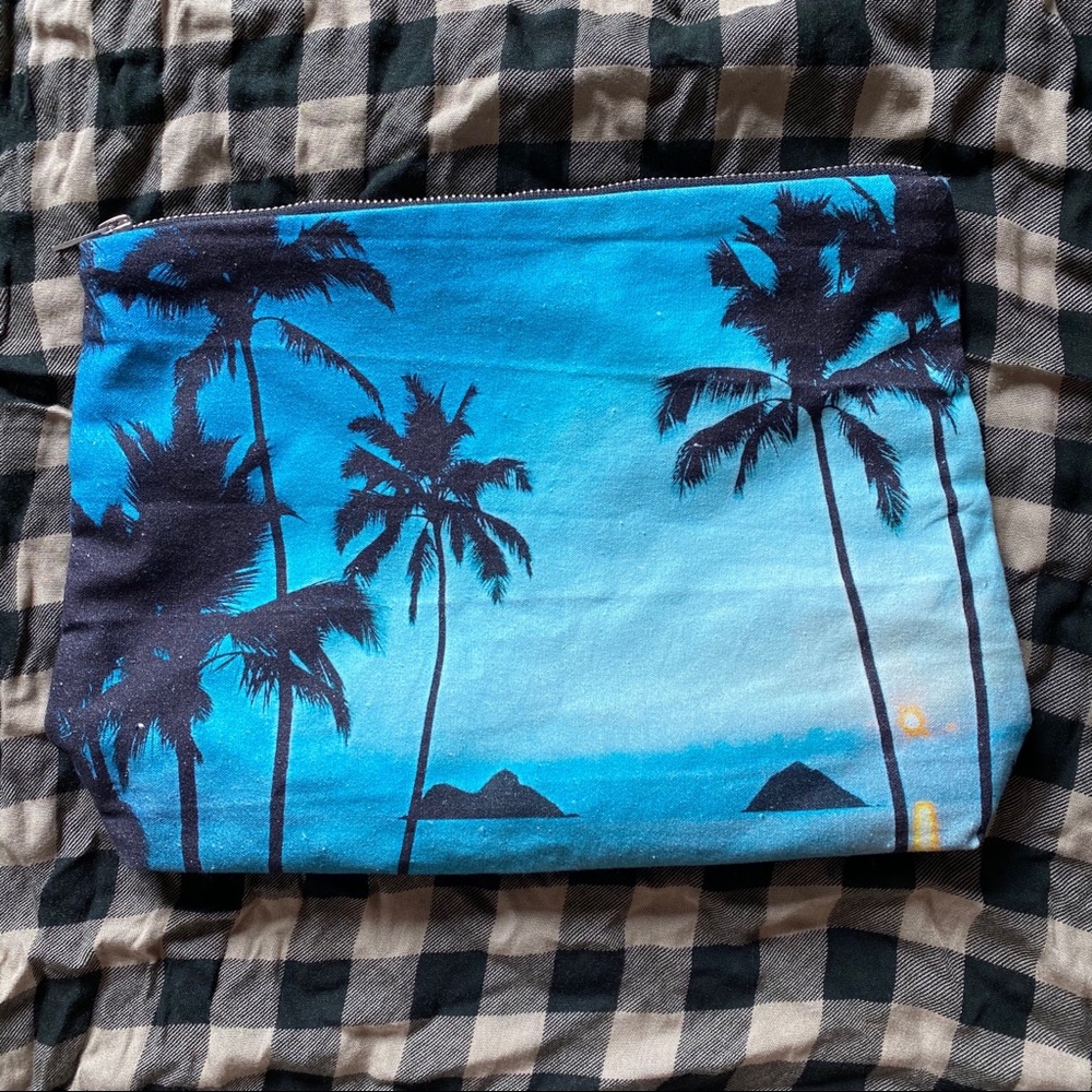 Samudra pouch